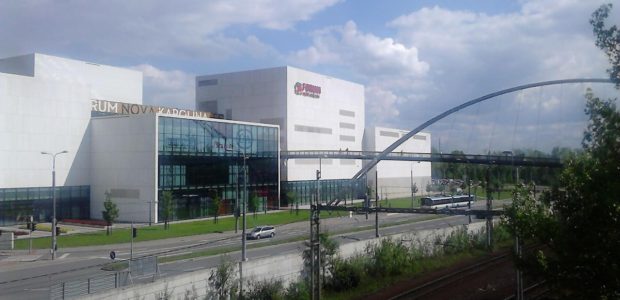 Ostrava – Obchodní centrum v blízkosti Ústředního autobusového nádraží a vlakového nádraží Ostrava – Střed, nedaleko výstaviště Černá louka a řeky Ostravice.