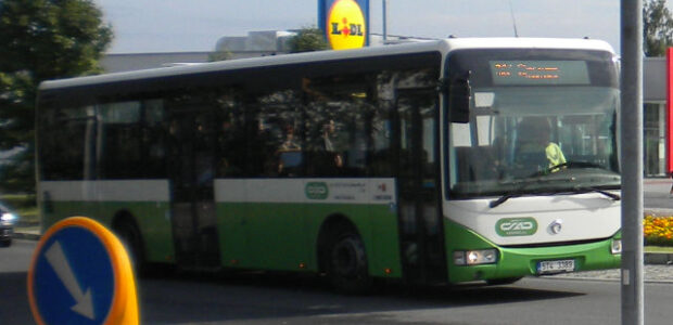 Ostrava, Karviná – Spoj jezdí od pondělí do neděle včetně svátků mezi Ostravou a Karvinou. Vyjíždí z Hranečníku a končí na autobusového nádraží před hlavním nádražím. Jízdní řád Zastávka Po […]